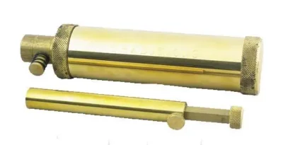 TRAD HUNTER FLASK WITH POWDER MEASURE