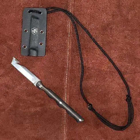 Neck Knife Black Powder D2 Tanto Sillver Neck Knife Black Powder D2 Tanto Sillver
