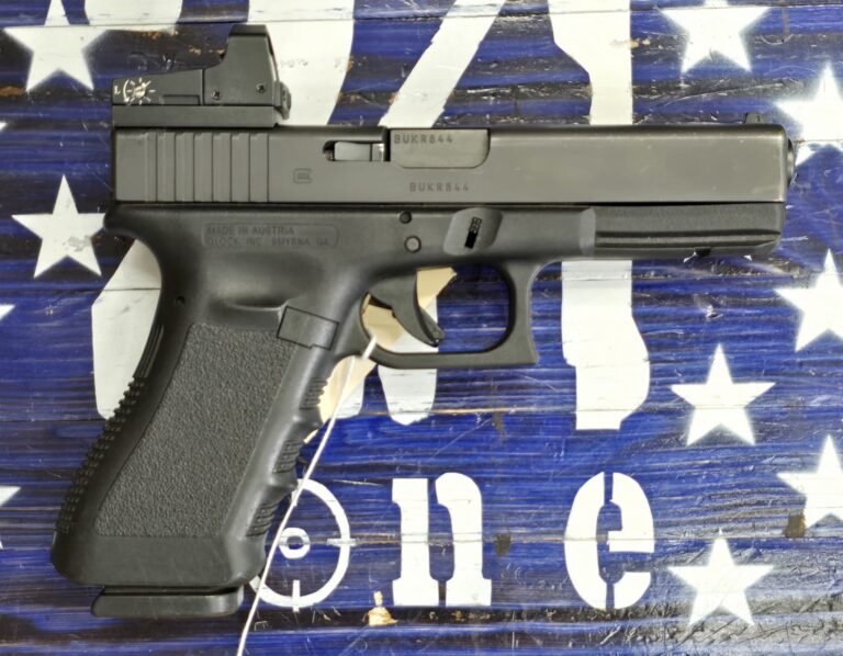 Glock 31,Semi Auto,.357,4.25′ barrel,Black,Oem Case,3 Mags,Mag Holders Glock 31,Semi Auto,.357,4.25′ barrel,Black,Oem Case,3 Mags,Mag Holders