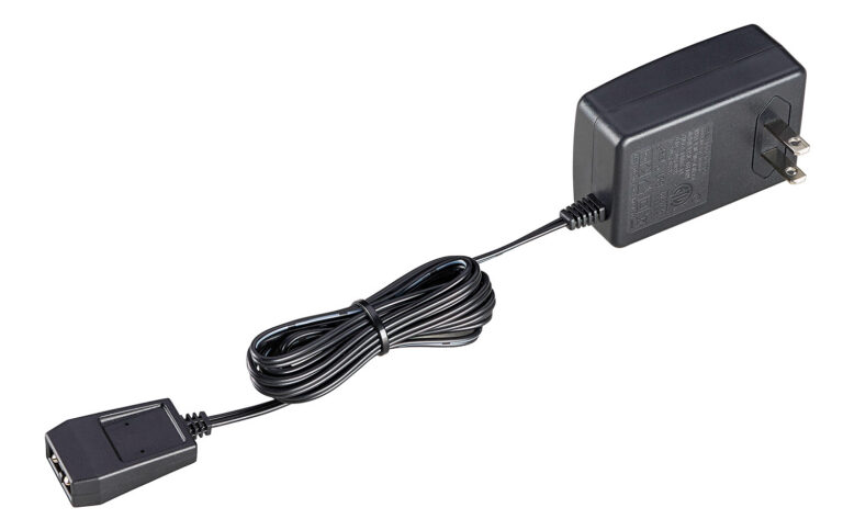 Streamlight 22665 High Capacity AC Fast Charger Cord. This cord must be used with the new HID LiteBoxs & Ultra Stinger. This cord is needed with 45600 and 45620.You do not need it if you are buying a HID LiteBox that comes with the charger. ie 45601, 45621, 45605, 45625.