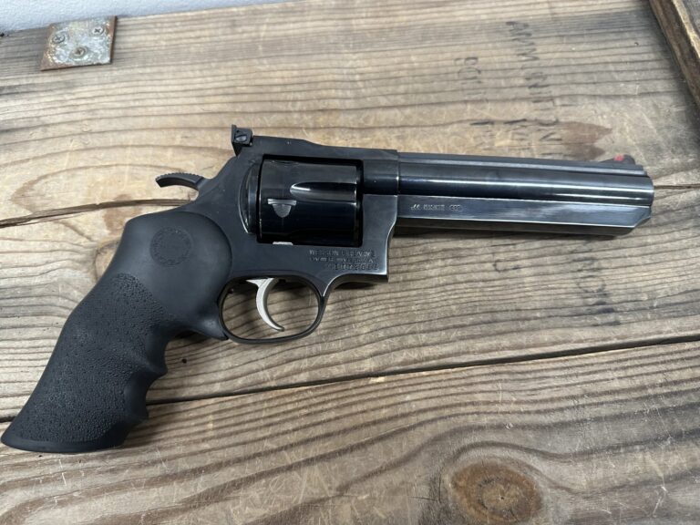 Dan Wesson 44, DA Revolver, .44Magnum, Black, 6″, Gun Case Dan Wesson 44, DA Revolver, .44Magnum, Black, 6″, Gun Case