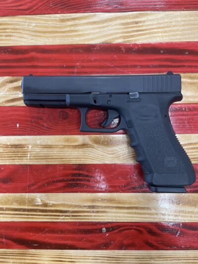 Glock 17 Gen3, Full Size Frame 9mm, 10+1 4.49″, Black Steel Barrel, Matte Black, Serrated Steel Slide, Black Polymer Frame w/Picatinny Rail, Black Texture Finger Groove Grip, OEM Case, One Magazine