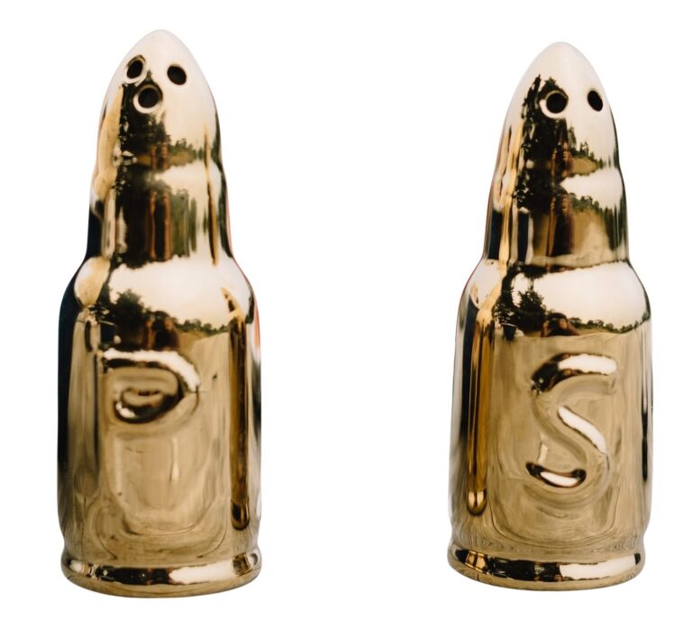 CAMP CBG-1036 SALT AND PEPPER SHAKERS BULLET CAMP CBG-1036 SALT AND PEPPER SHAKERS BULLET