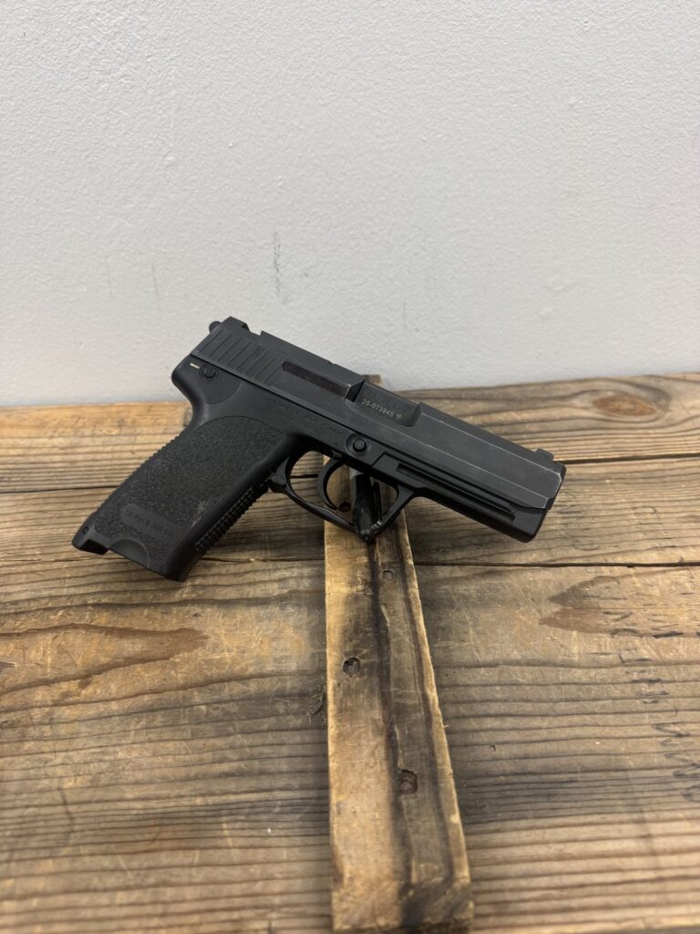 Heckler & Koch USP 45, Semi-automatic, DA/SA, 45 ACP, 4.41″ Barrel, Polymer Frame, Black, Thumb Safety, Adjustable Sights, Original Case Heckler & Koch USP 45, Semi-automatic, DA/SA, 45 ACP, 4.41″ Barrel, Polymer Frame, Black, Thumb Safety, Adjustable Sights, Original Case