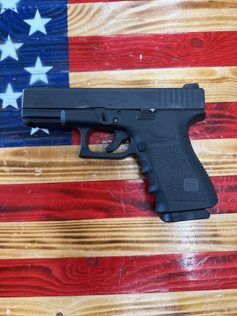 Glock 19 Gen 3, 4.02″ Barrel, 9mm, Black, Semi Auto, 4 10 Round Magazines, Tritium Night Sights, OEM Case, OEM Lock