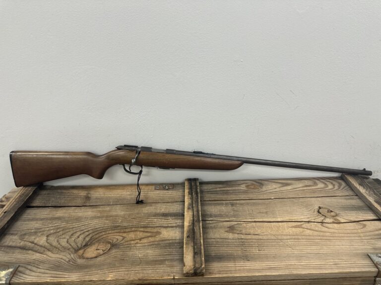 Remington Model 511 Scoremaster, .22 LR, Bolt Action, 6+1 Detachable Magazine, 25″ Barrel, Hardwood Stock, Blued Finish Remington Model 511 Scoremaster, .22 LR, Bolt Action, 6+1 Detachable Magazine, 25″ Barrel, Hardwood Stock, Blued Finish