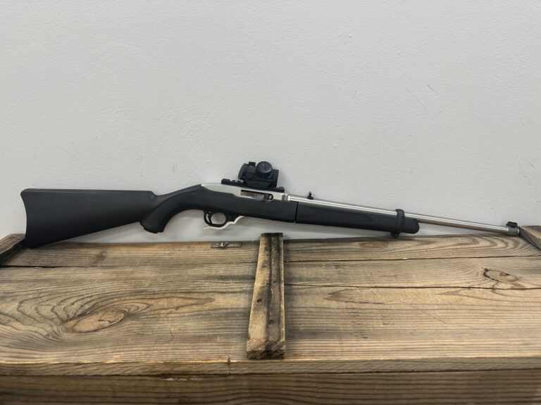 Ruger 10/22, 22lr, semi auto, 18.5″ barrel, black w/ stainless barrel, takedown, w/ bushnell sight, 9 magazines, in black soft case Ruger 10/22, 22lr, semi auto, 18.5″ barrel, black w/ stainless barrel, takedown, w/ bushnell sight, 9 magazines, in black soft case