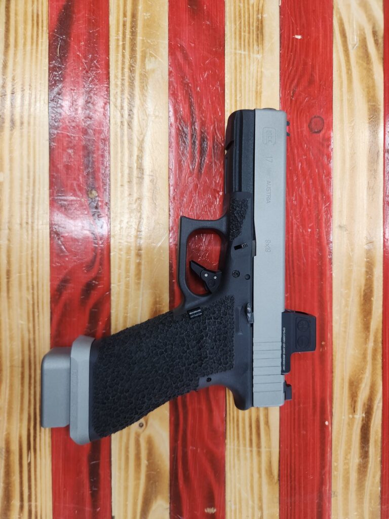 Glock,17,9mm,Semi Auto,Black,4.4″ Barrel,Holosun EPS Carry,Custom stipple,Timney Tigger,Rival Arms Mag Well & Base Plate,Oem Case,2 Mags,Oem Lock