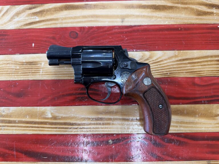 Smith & Wesson 637-2 38 special double action revolver stainless 1.88″ Smith & Wesson 637-2 38 special double action revolver stainless 1.88″